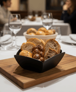 Alternative view of Panera / Contenedor Hana