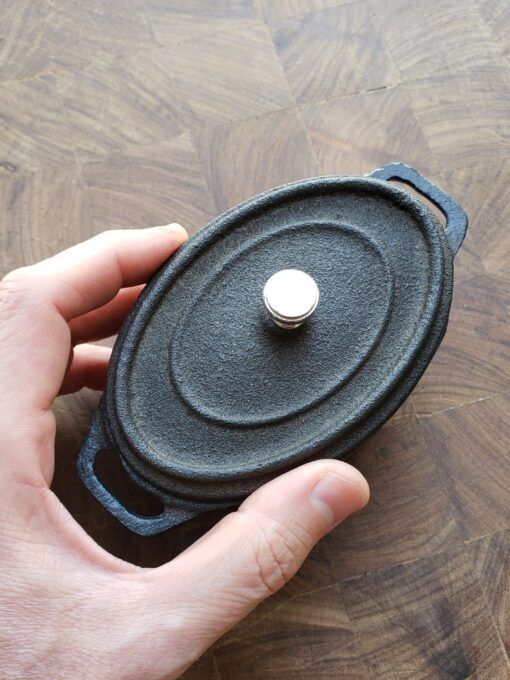 Mini Cazuela de Hierro Ovalada (Con tapa) - Imagen 3